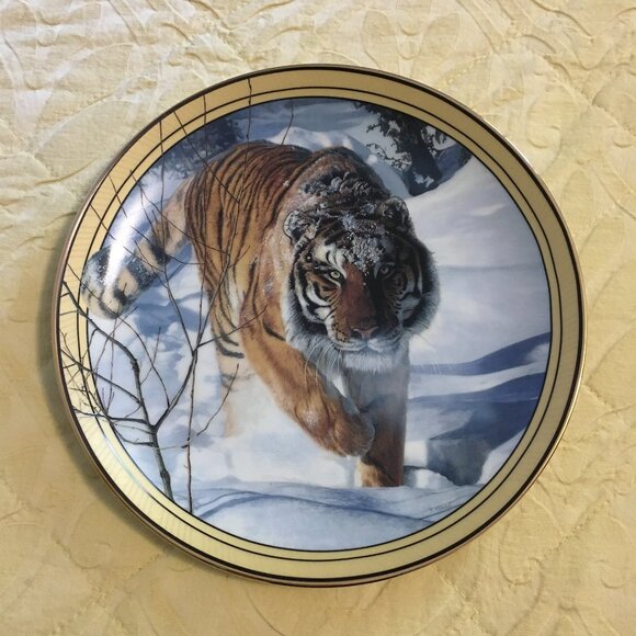 Decorative Wall Art Tiger Plate 'Snowy Quest' By Terry Isaac - Picture 1 of 7